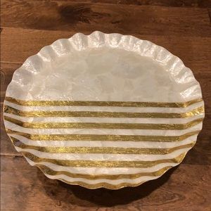 Scalloped edge pearl melamine cake stand